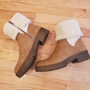 Life Stride Shearling Cuff Bootie size 7W